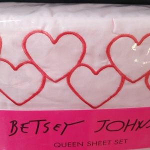 Betsey Johnson Accessories - Betsey Johnson heart sheet set Betsey Johnson Accessories - Betsey Johnson heart sheet set